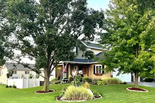 213 Ardennes Ave E, Shakopee, MN 55379 - Photo 2