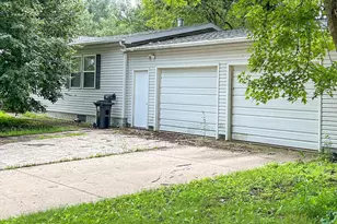 310 E Scott St, Jeffers, MN 56145 - Photo 2