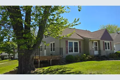 918 Clausen Avenue, Albert Lea, MN 56007 - Photo 2