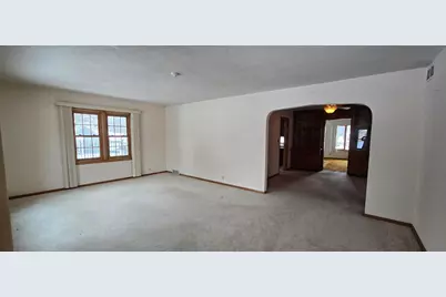 918 Clausen Avenue, Albert Lea, MN 56007 - Photo 6