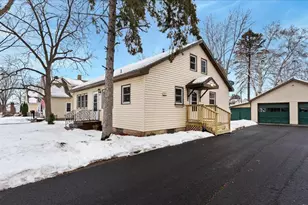 915 4th Ave SW, Pine City, MN 55063 - Photo 1