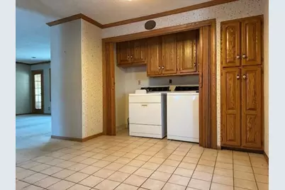 700 Oakland Place NE, Austin, MN 55912 - Photo 8