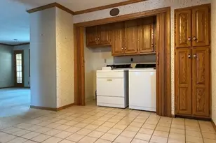 700 Oakland Pl NE, Austin, MN 55912 - Photo 8