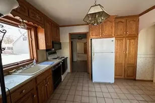 700 Oakland Pl NE, Austin, MN 55912 - Photo 4