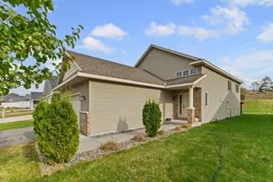 2002 Buffalo Run Rd, Buffalo, MN 55313 - Photo 4