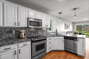 291 Appleblossom Ln E, Shakopee, MN 55379 - Photo 14