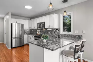 291 Appleblossom Ln E, Shakopee, MN 55379 - Photo 2