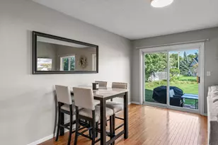 291 Appleblossom Ln E, Shakopee, MN 55379 - Photo 10