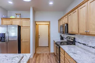 1427 Ravoux Ln, Chaska, MN 55318 - Photo 10