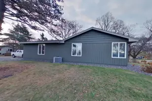 820 Shenandoah Ln N, Plymouth, MN 55447 - Photo 20