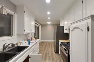 820 Shenandoah Ln N, Plymouth, MN 55447 - Photo 8