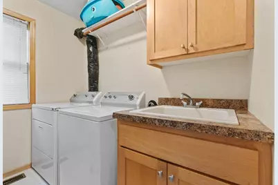 1883 Garden Way, Saint Paul, MN 55119 - Photo 16