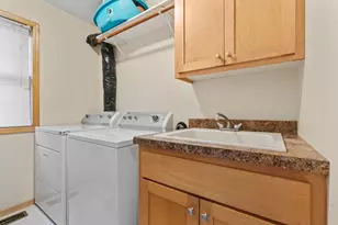 1883 Garden Way, Saint Paul, MN 55119 - Photo 16