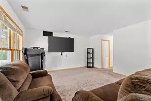 1883 Garden Way, Saint Paul, MN 55119 - Photo 6