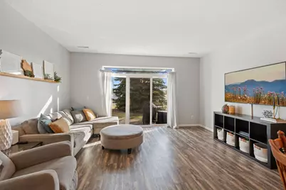 668 Cobblestone Way, Shakopee, MN 55379 - Photo 8