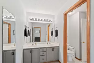 668 Cobblestone Way, Shakopee, MN 55379 - Photo 24