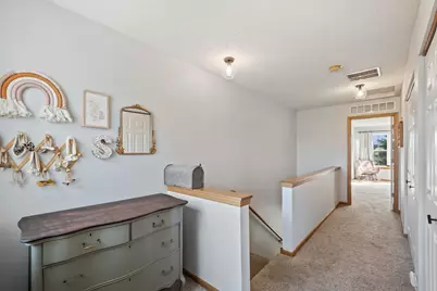 668 Cobblestone Way, Shakopee, MN 55379 - Photo 18