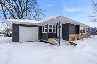 20685 Holiday Ave, Lakeville, MN 55044 - Photo 2