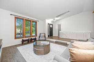 1569 Lancaster Ln, Eagan, MN 55122 - Photo 6