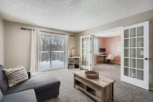 927 Pondview Ct, Vadnais Heights, MN 55127 - Photo 16