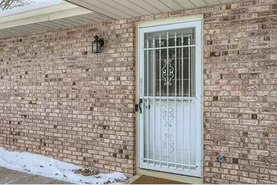 927 Pond View Court, Vadnais Heights, MN 55127 - Photo 12