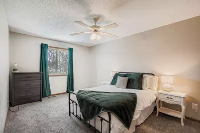 927 Pond View Court, Vadnais Heights, MN 55127 - Photo 10