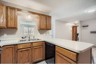 927 Pond View Court, Vadnais Heights, MN 55127 - Photo 20