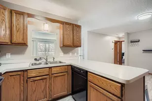 927 Pondview Ct, Vadnais Heights, MN 55127 - Photo 20