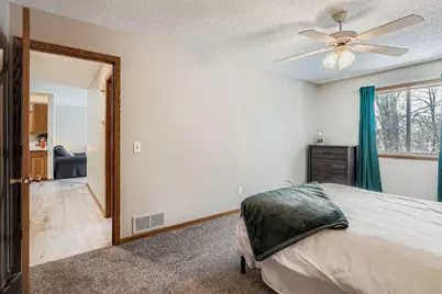 927 Pond View Court, Vadnais Heights, MN 55127 - Photo 16