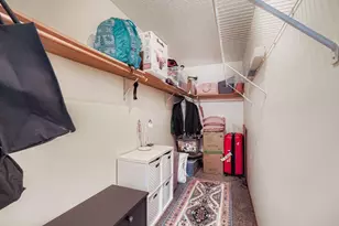 927 Pondview Ct, Vadnais Heights, MN 55127 - Photo 14