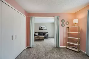 927 Pondview Ct, Vadnais Heights, MN 55127 - Photo 8