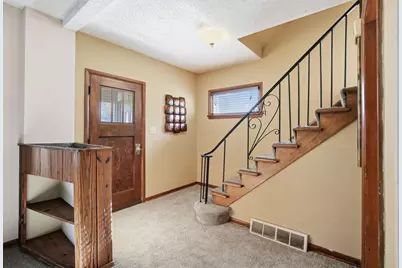 1047 Jameson Steet, Saint Paul, MN 55103 - Photo 4