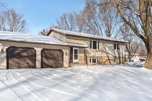 829 Pleasantview Dr SE, Willmar, MN 56201 - Photo 1
