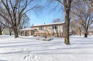 829 Pleasantview Dr SE, Willmar, MN 56201 - Photo 2