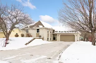 1521 Crest Dr, Chaska, MN 55318 - Photo 2
