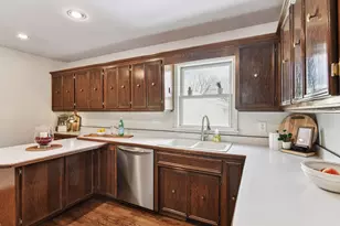 1521 Crest Dr, Chaska, MN 55318 - Photo 14