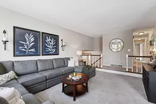 1521 Crest Dr, Chaska, MN 55318 - Photo 6