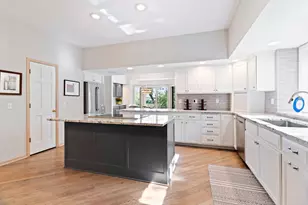 11808 Tapestry Ln, Hopkins, MN 55305 - Photo 8