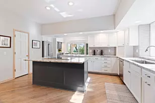 11808 Tapestry Ln, Hopkins, MN 55305 - Photo 6