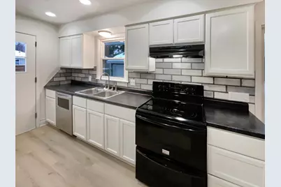 1015 South Street, Anoka, MN 55303 - Photo 2