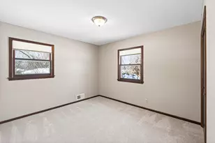 6381 Rath Dr, Woodbury, MN 55125 - Photo 18