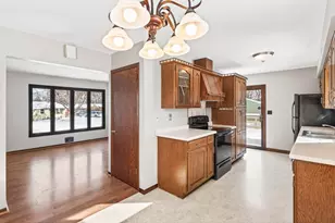 6381 Rath Dr, Woodbury, MN 55125 - Photo 10