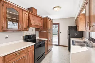 6381 Rath Dr, Woodbury, MN 55125 - Photo 8