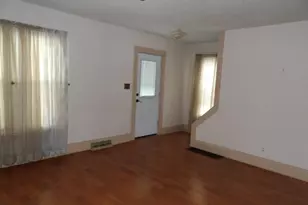 301 12th St SE, Austin, MN 55912 - Photo 6