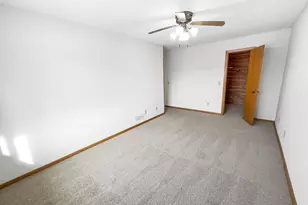 3677 Gershwin Ln N, Oakdale, MN 55128 - Photo 8