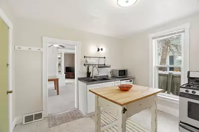 237 Page Street E, Saint Paul, MN 55107 - Photo 8