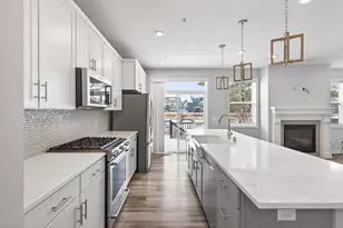 4270 Corn Silk Ln, Woodbury, MN 55129 - Photo 8