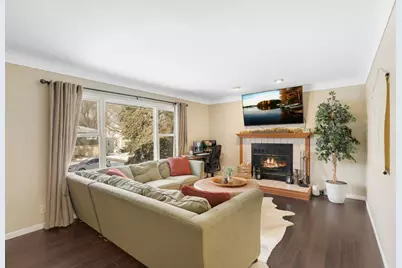 106 19th Avenue N, South Saint Paul, MN 55075 - Photo 2