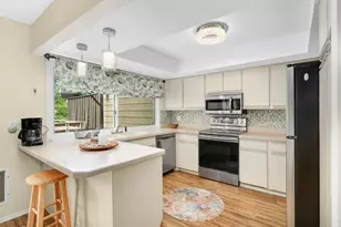 37 Birnamwood Dr, Burnsville, MN 55337 - Photo 2