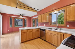 13391 Zarthan Cir, Savage, MN 55378 - Photo 4